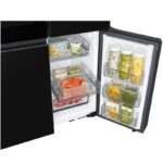 بخش فریزر در یخچال فریزر ساید بای ساید سامسونگ RF65 کد RF65DB975E22 ساخت کره مونتاژ کره 23 فوت رنگ مشکی سال 2024 - سایت دبی کوچولو