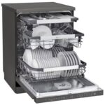 نمای بخش داخلی همراه با وسایل در ماشین ظرفشویی ال جی 335 کد DFC335HD رنگ دودی سه طبقه 14 نفره سه سبد اصل کره مونتاژ کره - سایت دبی کوچولو