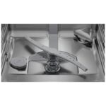 بازو شستشو در بخش پایینی ماشین ظرفشویی بوش 37Q کد SMS6ZCW37Q رنگ سفید سری 6 سه طبقه 14 نفره 3 سبد اصل آلمان مونتاژ آلمان - سایت دبی کوچولو