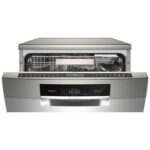 نمای پنل نمایشگر لمسی و دکمه ای و برنامه های ماشین ظرفشویی بوش 86Q کد SMS8ZDI86Q رنگ نقره ای سری 8 سه طبقه 14 نفره 3 سبد اصل آلمان مونتاژ آلمان - سایت دبی کوچولو