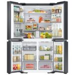 نمای داخلی همراه با مواد خوراکی در یخچال فریزر ساید بای ساید سامسونگ RF71 کد RF71DG9H0EB1A ساخت کره مونتاژ کره 29 فوت رنگ دودی سال 2024 - سایت دبی کوچولو