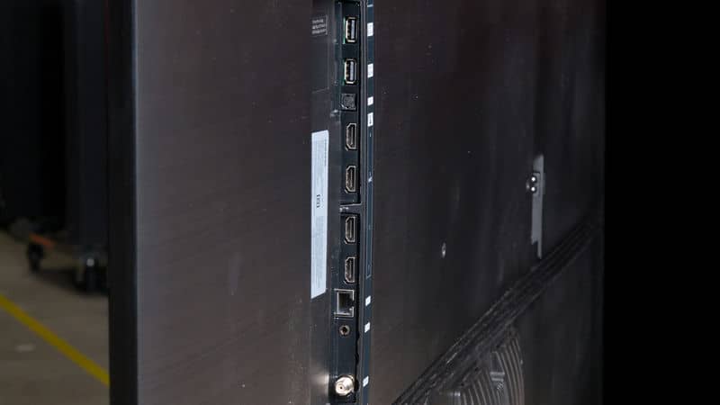 پورت ورودی و خروجی USB و HDMI و گیرنده های دیجیتال و رسیور سر خود در تلویزیون Neo QLED سامسونگ 115QN90F سایز 115 اینچ 4K رفرش ریت 165 هرتز،قطعات کره و مجارستان،مصر و اسلواکی مصر در سال 2025 - سایت دبی کوچولو